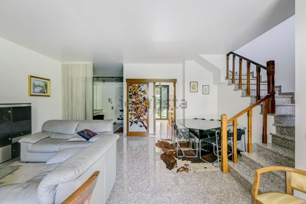 casa indipendente in vendita a Biassono