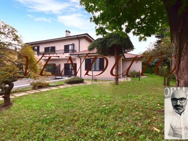 casa indipendente in vendita a Biassono