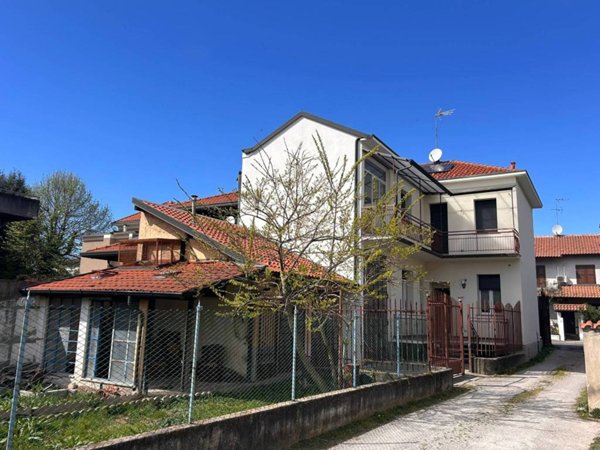 casa indipendente in vendita a Biassono