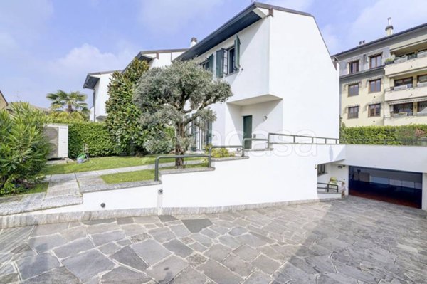 casa indipendente in vendita a Biassono