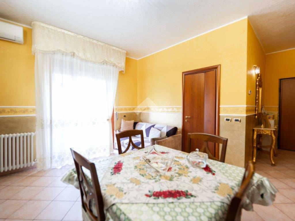 appartamento in vendita a Biassono