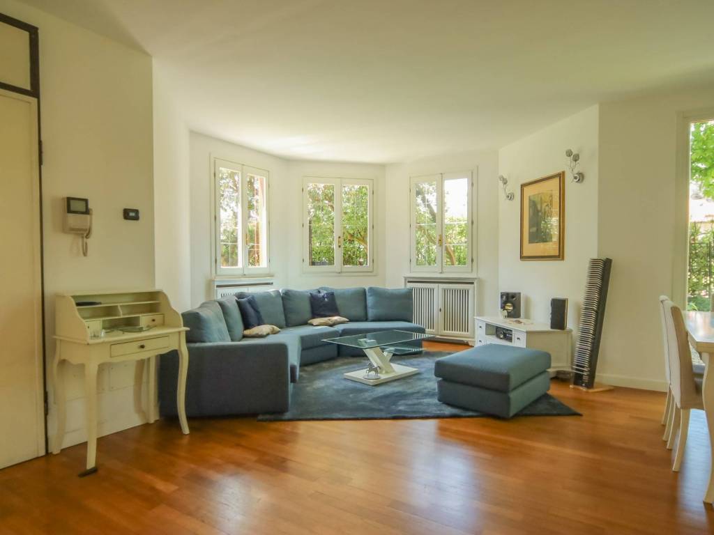 casa indipendente in vendita a Biassono