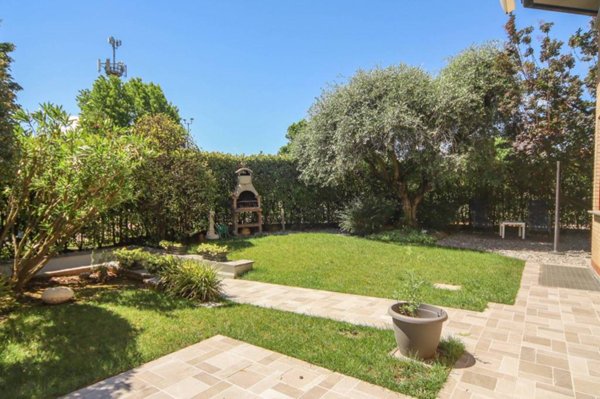 casa indipendente in vendita a Biassono