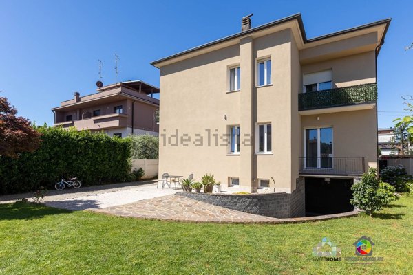 casa indipendente in vendita a Biassono