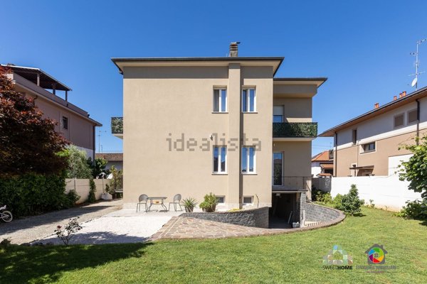 casa indipendente in vendita a Biassono