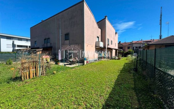 casa indipendente in vendita a Biassono