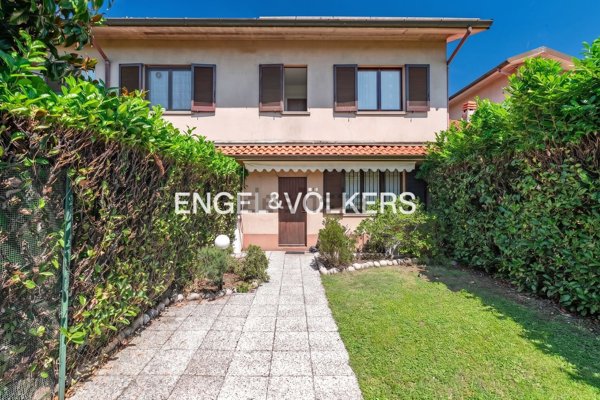 casa indipendente in vendita a Biassono