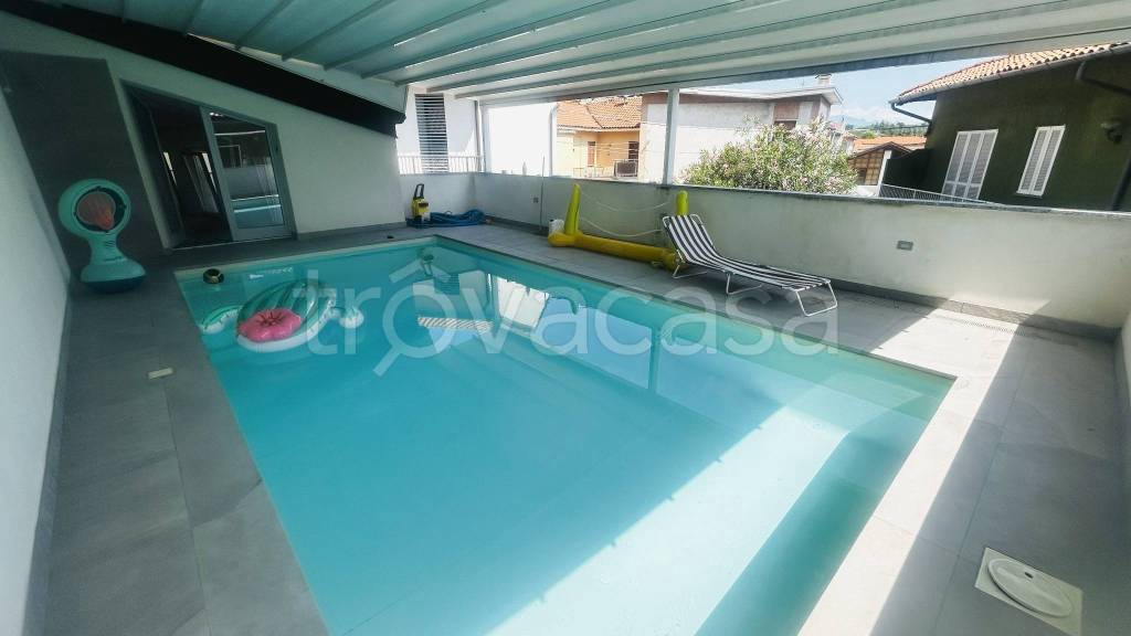 casa indipendente in vendita a Biassono