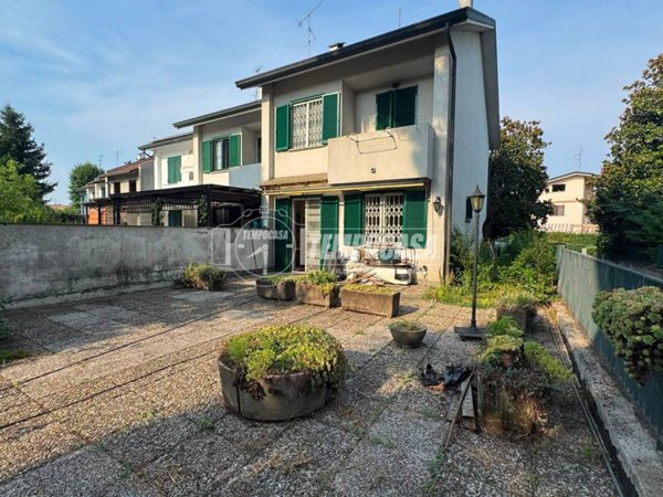 casa indipendente in vendita a Biassono