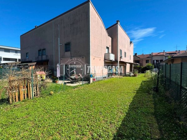 casa indipendente in vendita a Biassono