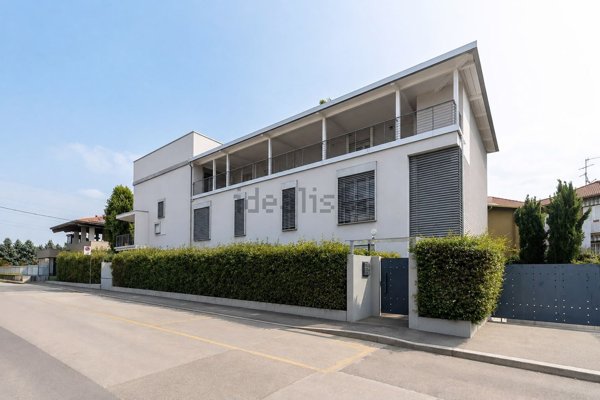 appartamento in vendita a Biassono