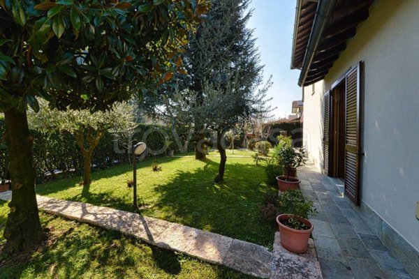 casa indipendente in vendita a Biassono