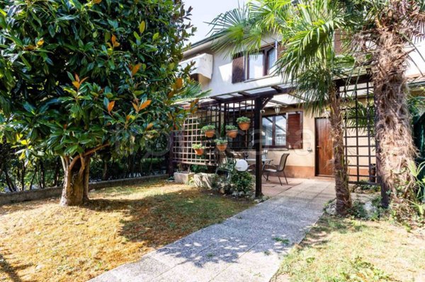 casa indipendente in vendita a Biassono