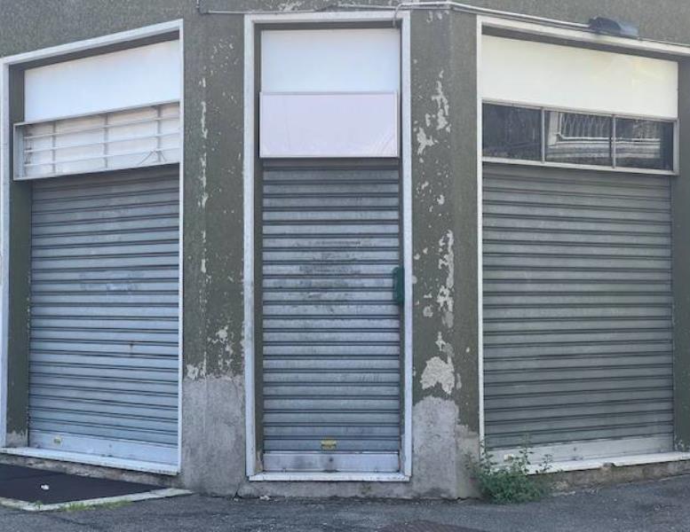 negozio in vendita a Bovisio-Masciago