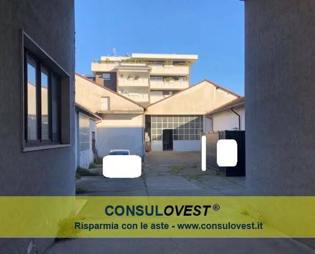 negozio in vendita a Bovisio-Masciago