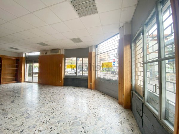 locale commerciale in vendita a Bovisio-Masciago