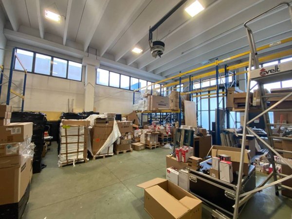 locale commerciale in vendita a Bovisio-Masciago