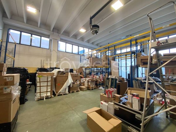 locale commerciale in vendita a Bovisio-Masciago