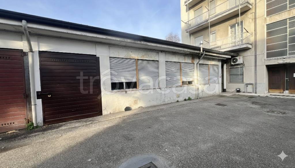 locale commerciale in vendita a Bovisio-Masciago