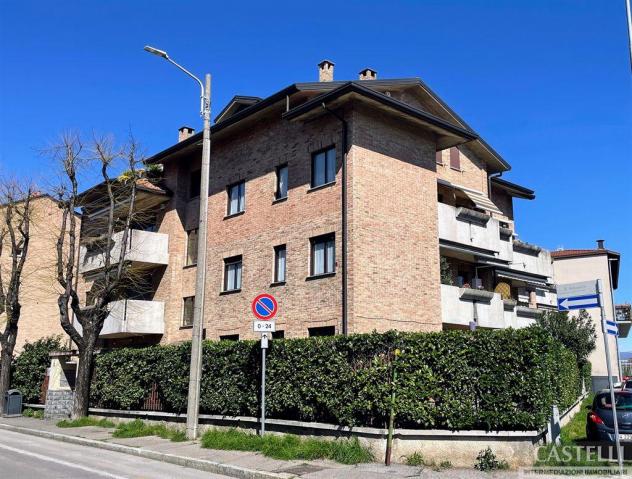 locale commerciale in vendita a Bovisio-Masciago