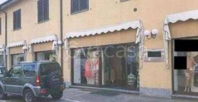 negozio in vendita a Bovisio-Masciago