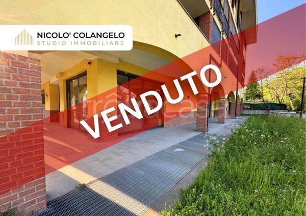 negozio in vendita a Bovisio-Masciago