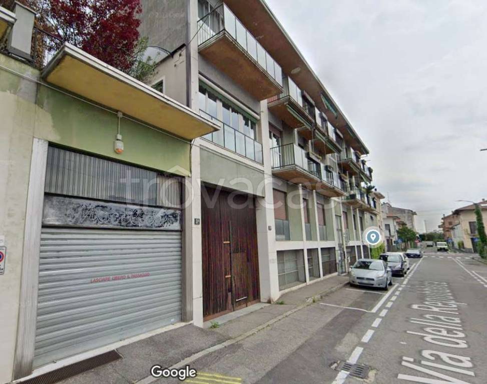 negozio in vendita a Bovisio-Masciago
