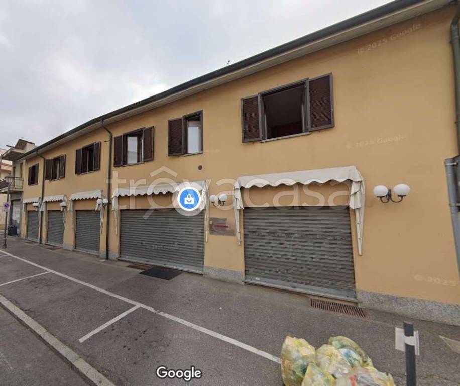 negozio in vendita a Bovisio-Masciago