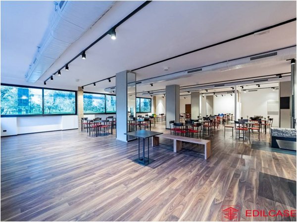 negozio in vendita a Bovisio-Masciago