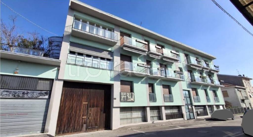 negozio in vendita a Bovisio-Masciago