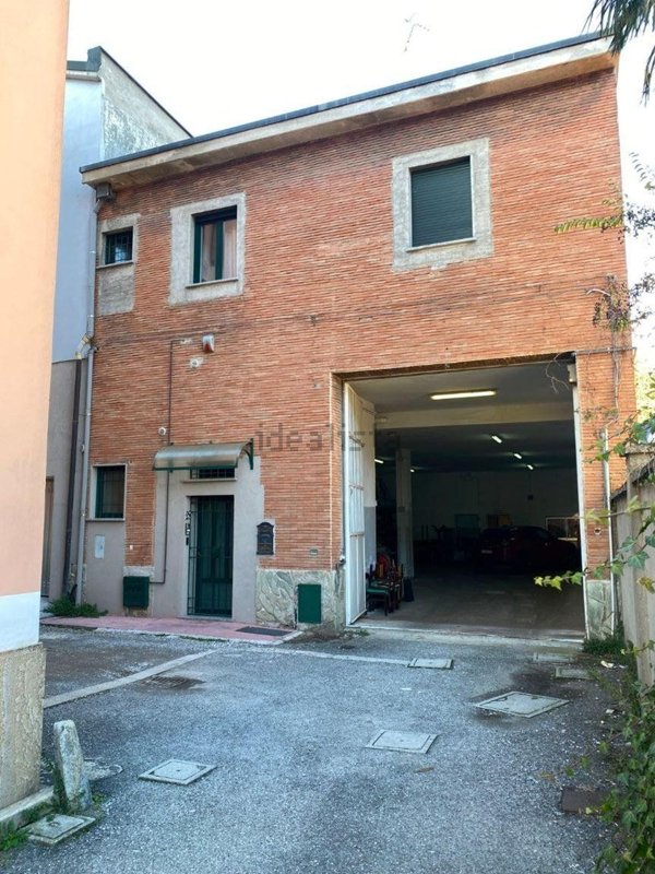 capannone in vendita a Bovisio-Masciago