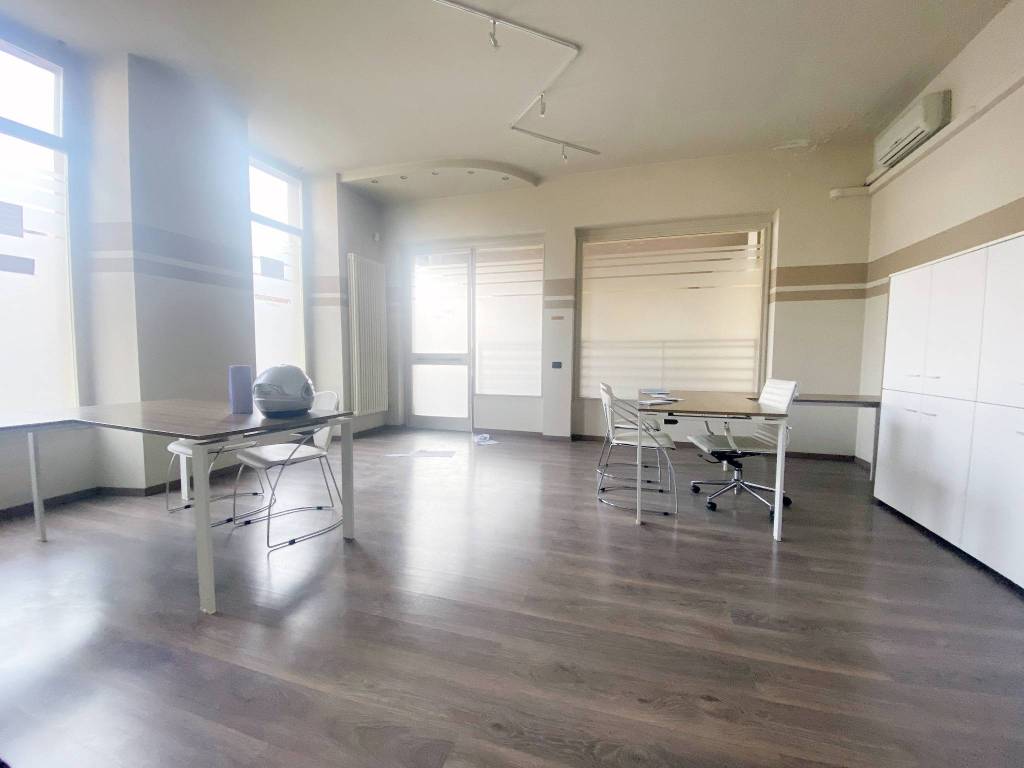 negozio in affitto a Bovisio-Masciago