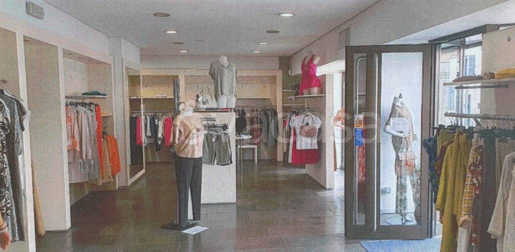 locale commerciale in vendita a Bovisio-Masciago