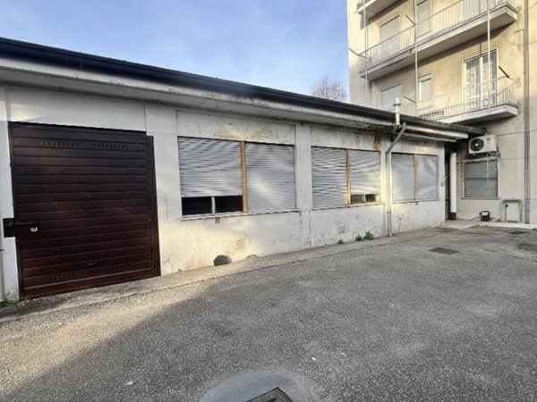 locale commerciale in vendita a Bovisio-Masciago