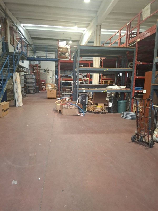 locale di sgombero in vendita a Bovisio-Masciago