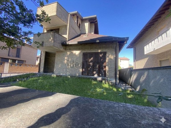 casa indipendente in vendita a Bovisio-Masciago