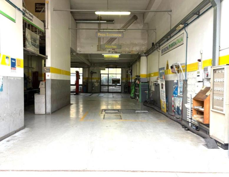 locale commerciale in vendita a Bovisio-Masciago