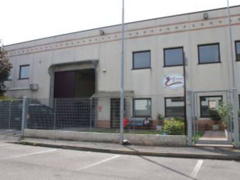 locale commerciale in vendita a Bovisio-Masciago
