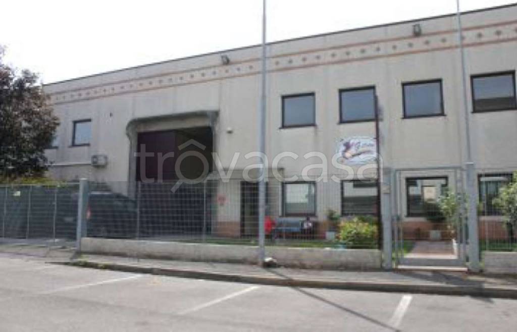 locale commerciale in vendita a Bovisio-Masciago