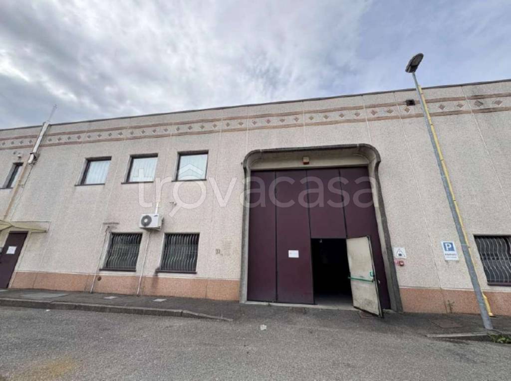 locale commerciale in vendita a Bovisio-Masciago