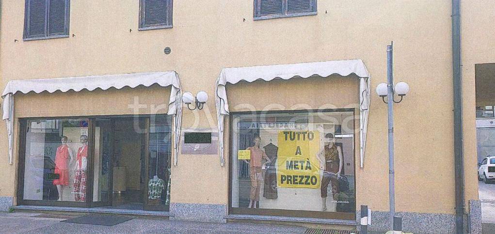 negozio in vendita a Bovisio-Masciago