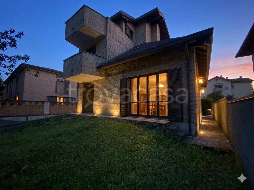 casa indipendente in vendita a Bovisio-Masciago