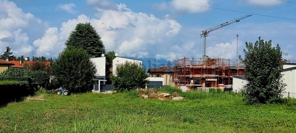 terreno edificabile in vendita a Briosco