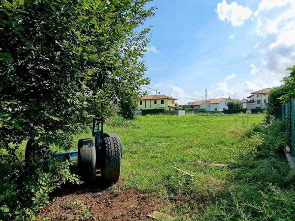 terreno edificabile in vendita a Briosco