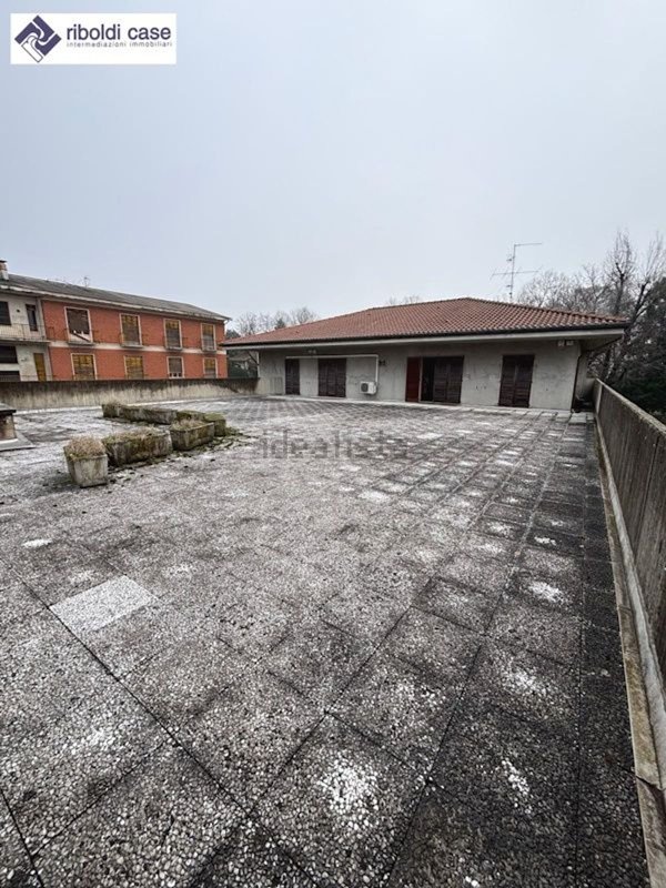 negozio in vendita a Briosco in zona Capriano