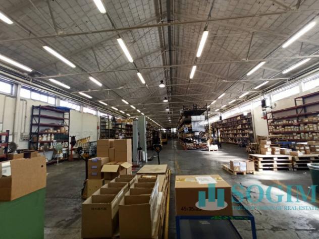 locale commerciale in vendita a Brugherio