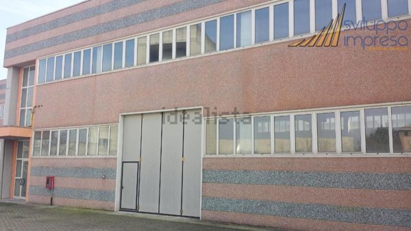 capannone in vendita a Brugherio