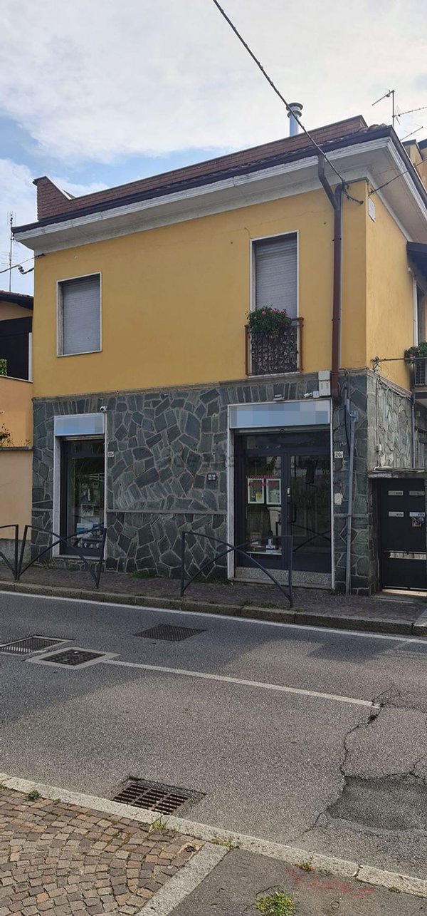 negozio in vendita a Brugherio