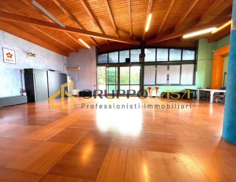 locale commerciale in vendita a Brugherio