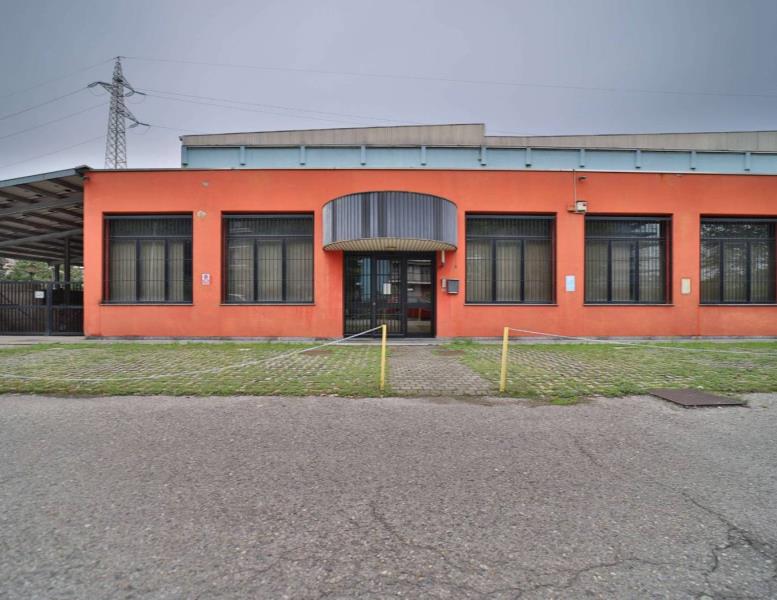 locale commerciale in vendita a Brugherio